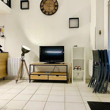 Domaine Des Pins, Magasins Proches, Piscine Vakantiehuis